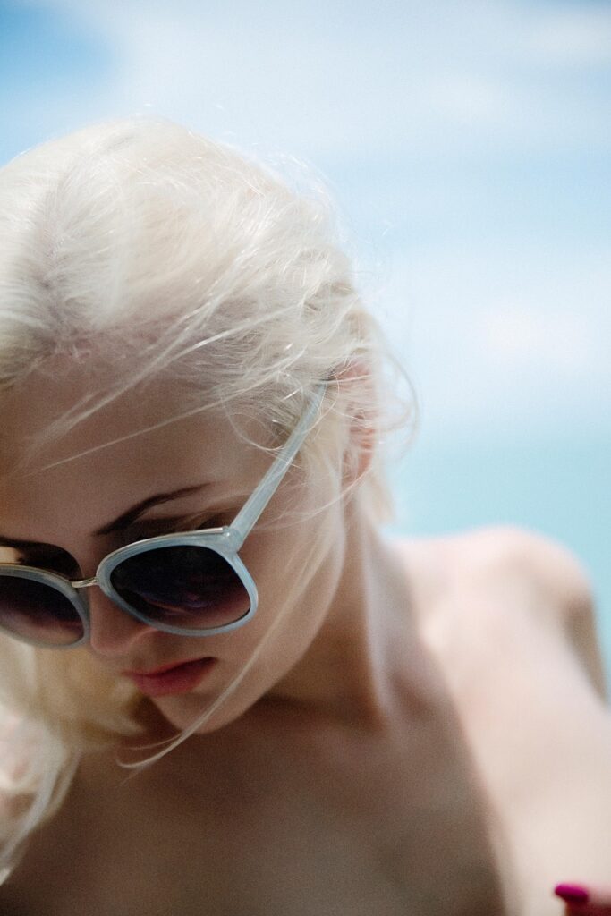 白髪を抜くことによる悪影響とは何ですか？