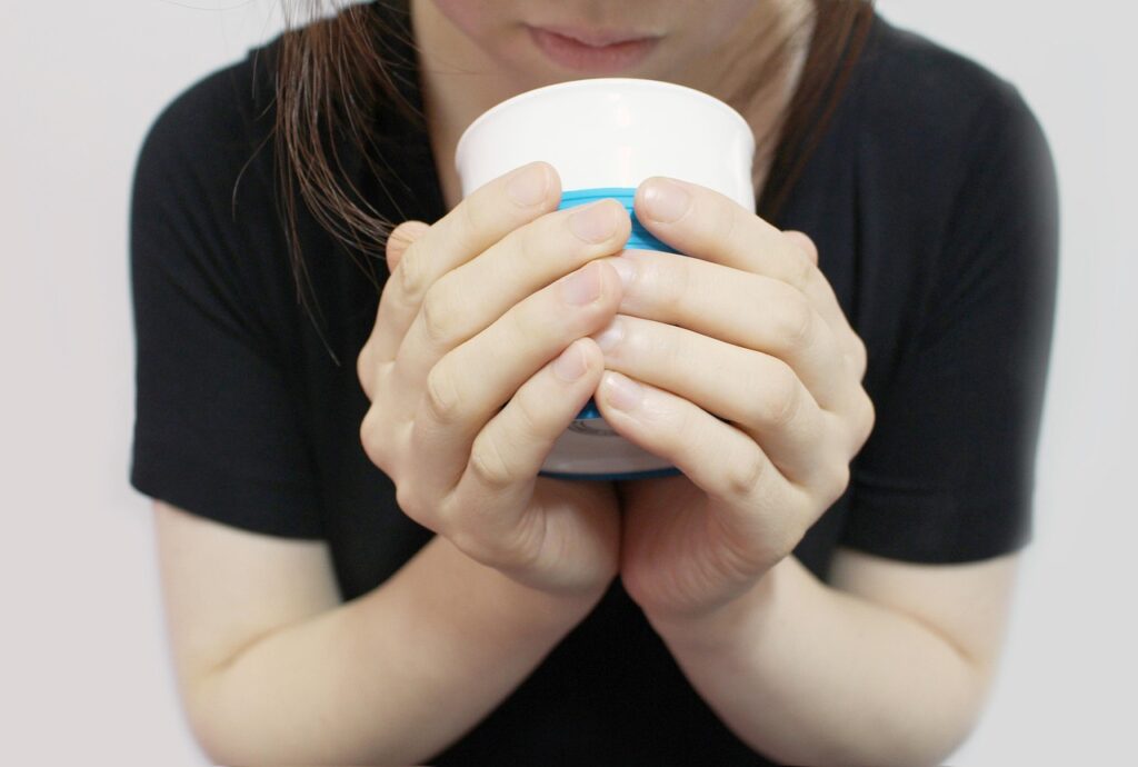白髪対策に効果的な夏の頭皮ケア方法は？