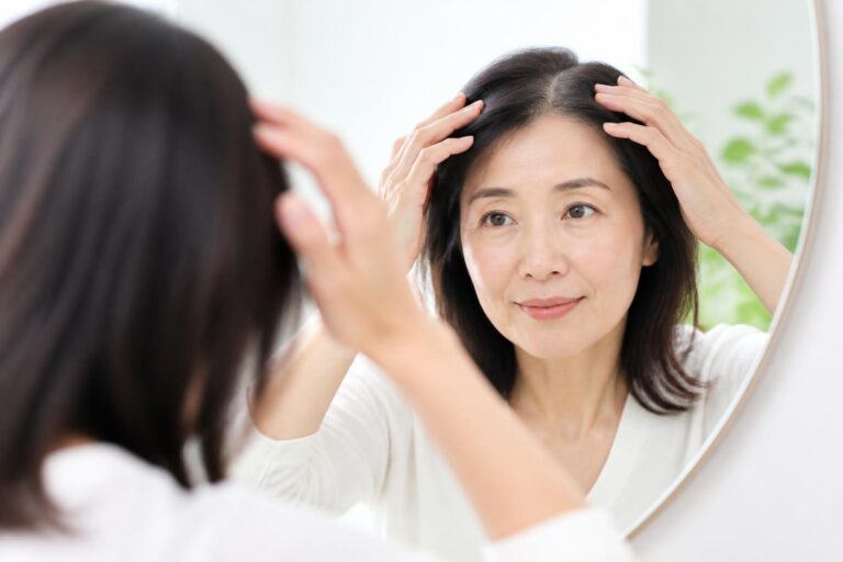 白髪染めで黒くなりすぎたときの対処法は？
